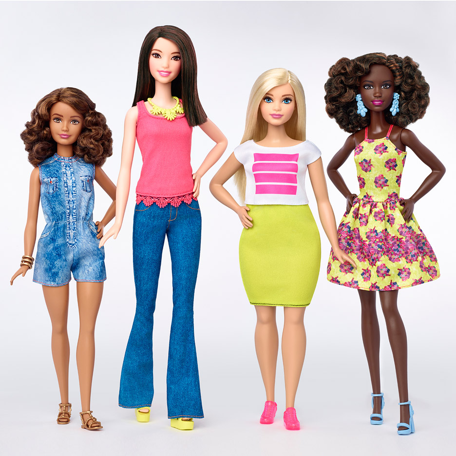 Знаковых   Барби   кукла теперь доступна в нескольких различных типах телосложения, в том числе в более полноразмерной версии впервые